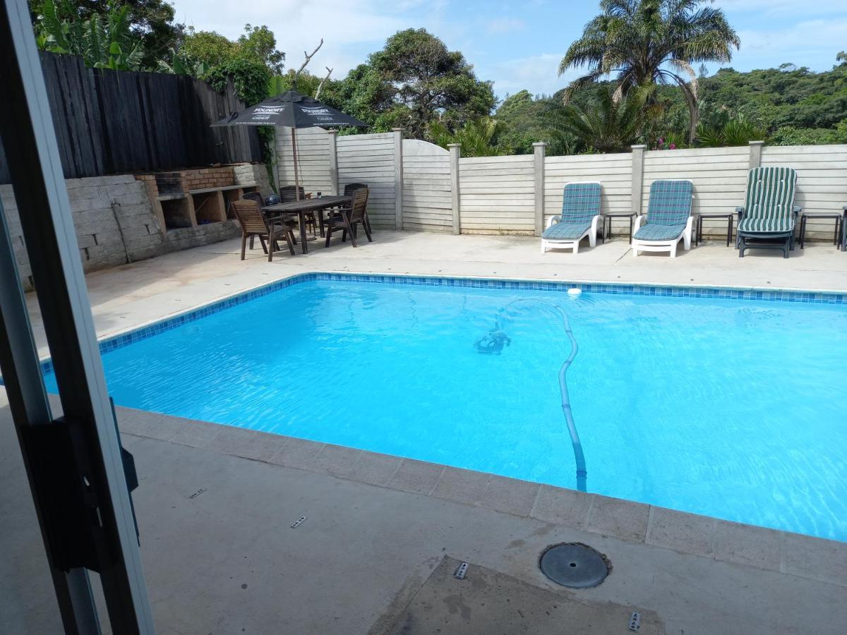 Poolside Guest House Port Shepstone Exterior foto