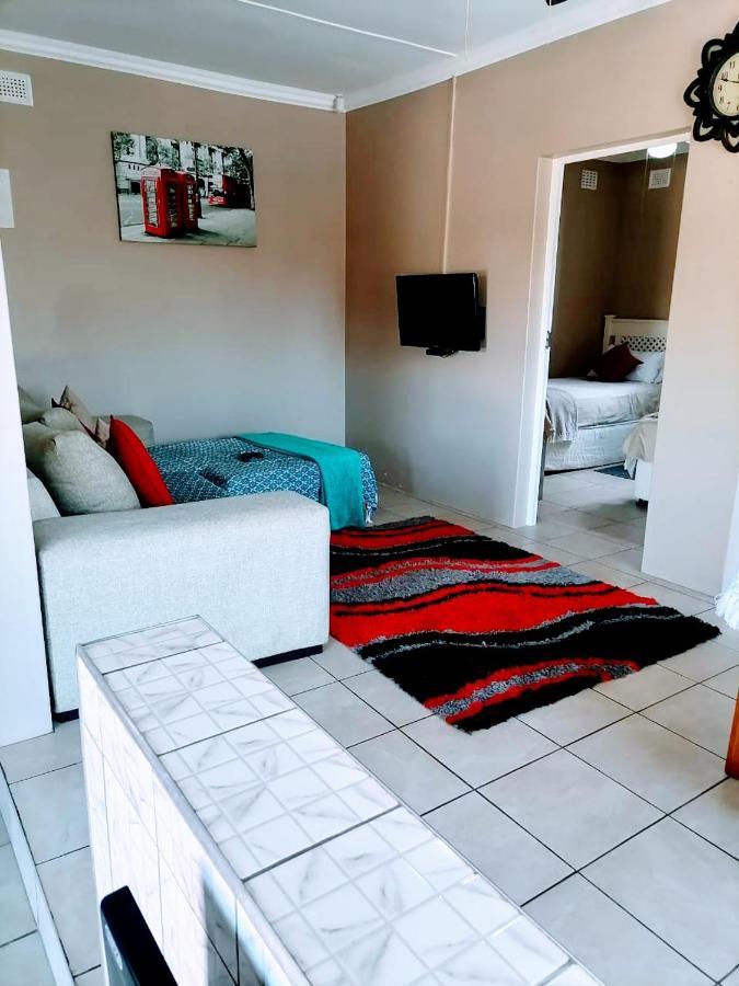 Poolside Guest House Port Shepstone Habitación foto
